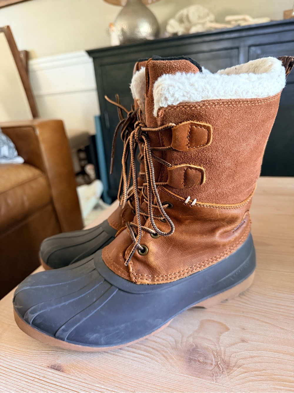 Kamik Women’s Insulated Brown suede and leather lace-Up Winter Boots